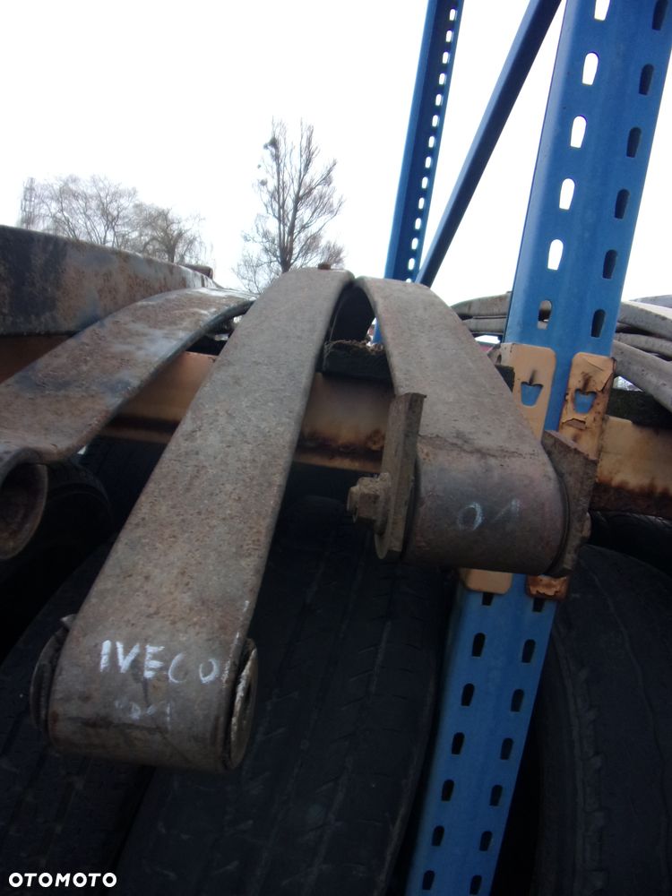 Resor Iveco Daily 2001r. dolne mocowanie resora - 1