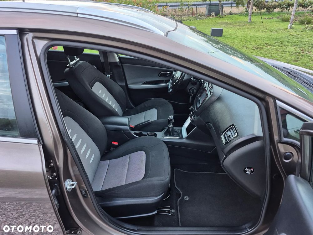 Kia Ceed - 29