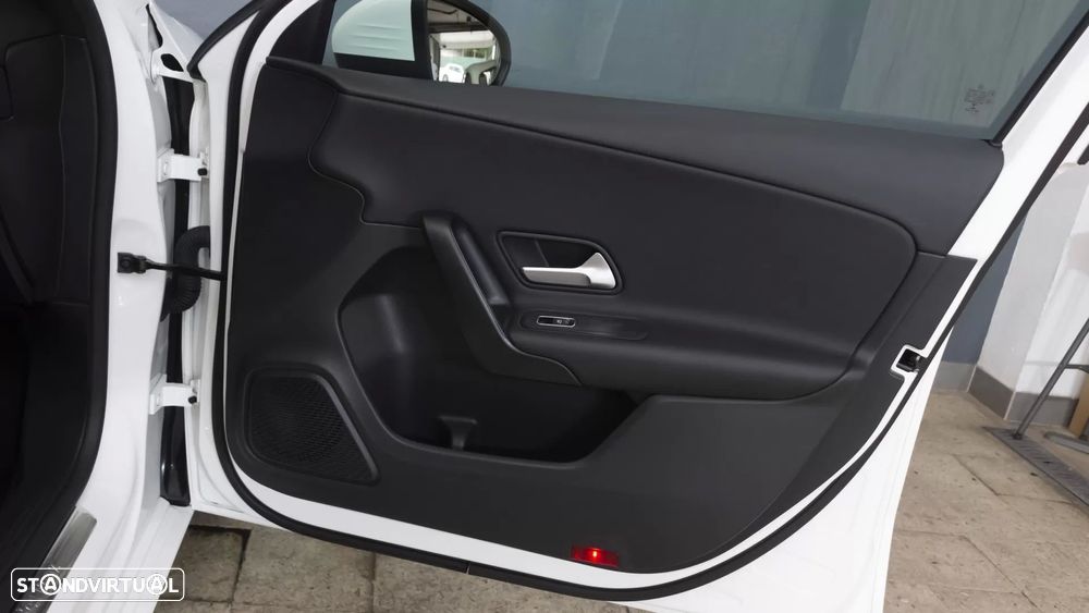 Mercedes-Benz A 250 Limousine - 11