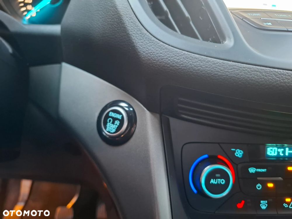 Ford Kuga - 27