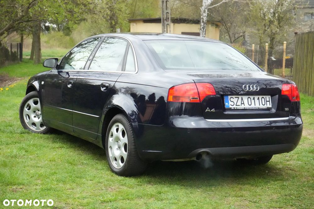 Audi A4 Limousine - 11