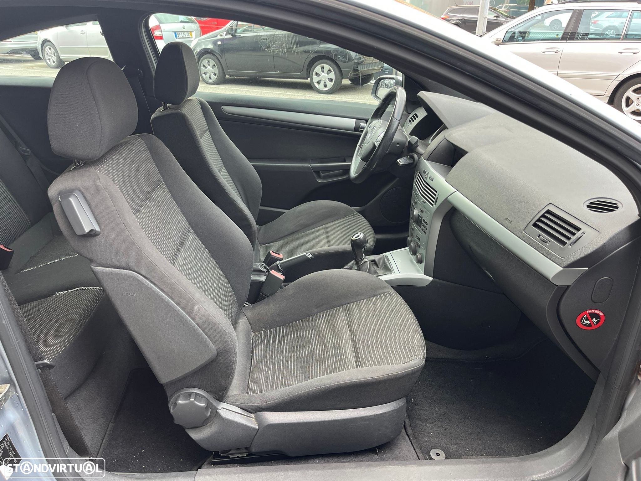 Opel Astra GTC 1.3 CDTi - 10