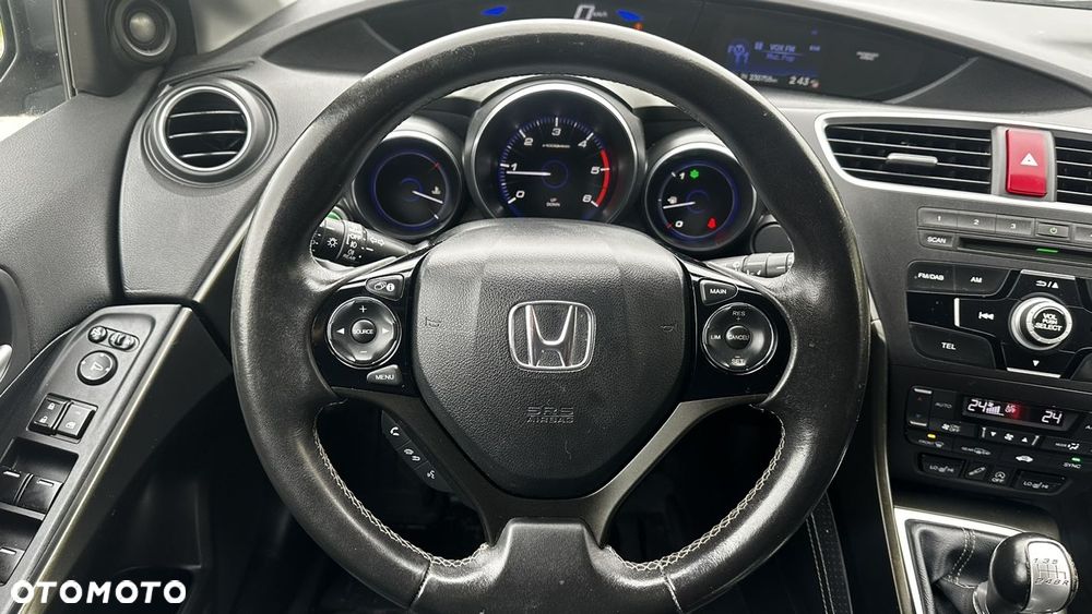 Honda Civic 1.6 i-DTEC Executive Black Edition - 29