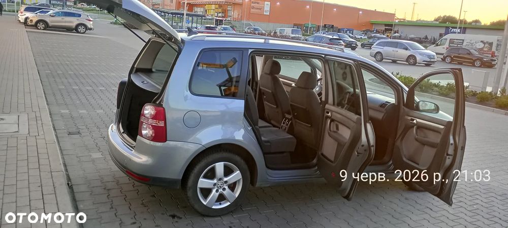 Volkswagen Touran - 22