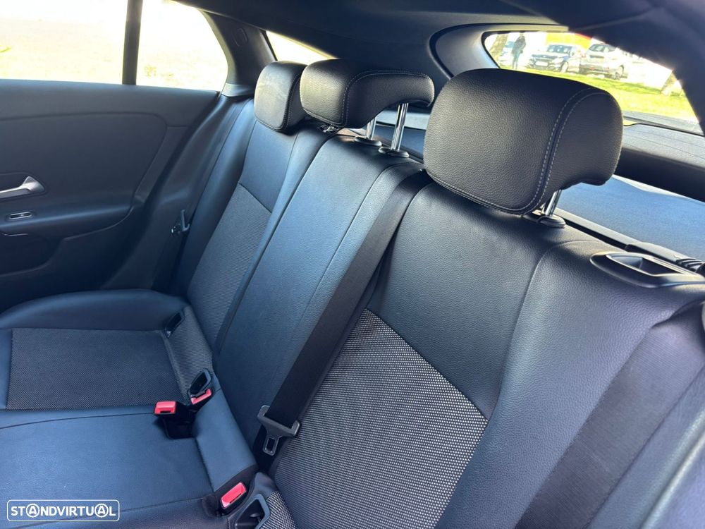 Mercedes-Benz CLA 180 d Shooting Brake AMG Line Aut. - 44