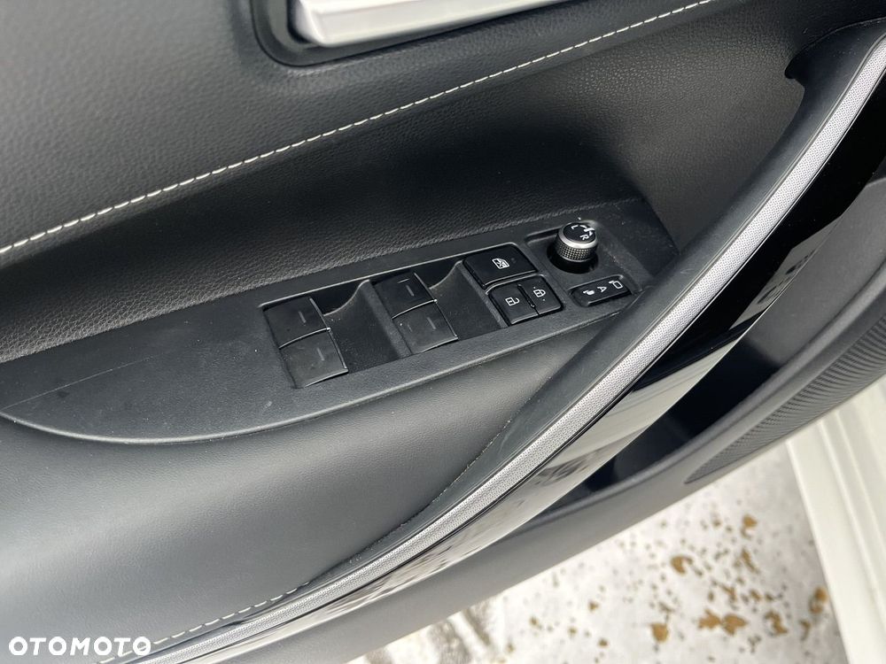 Toyota Corolla 2.0 Hybrid Comfort - 21