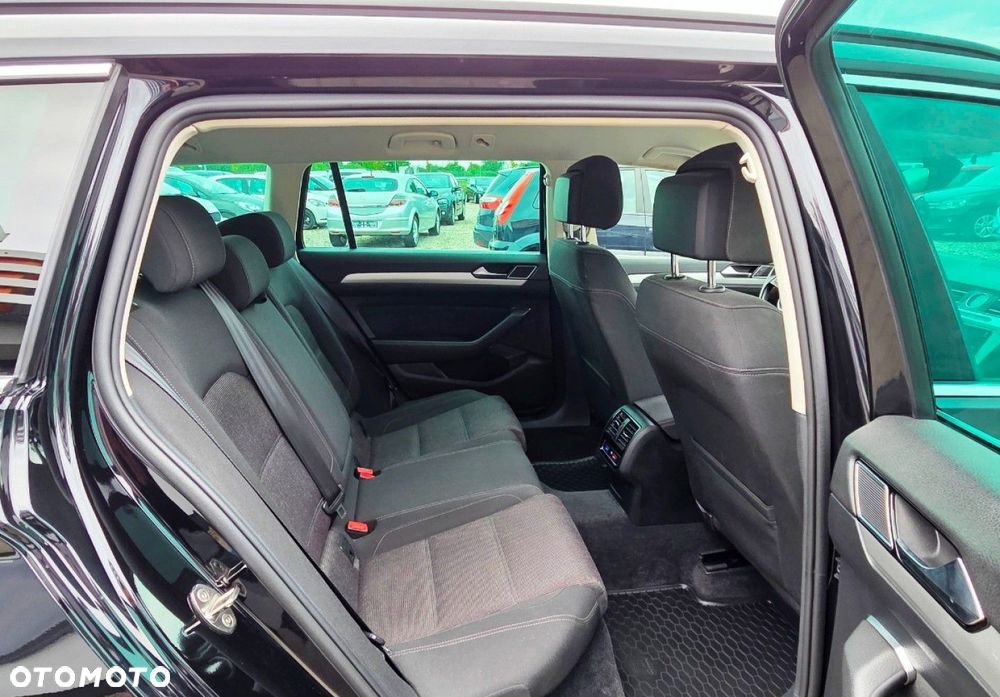 Volkswagen Passat - 23