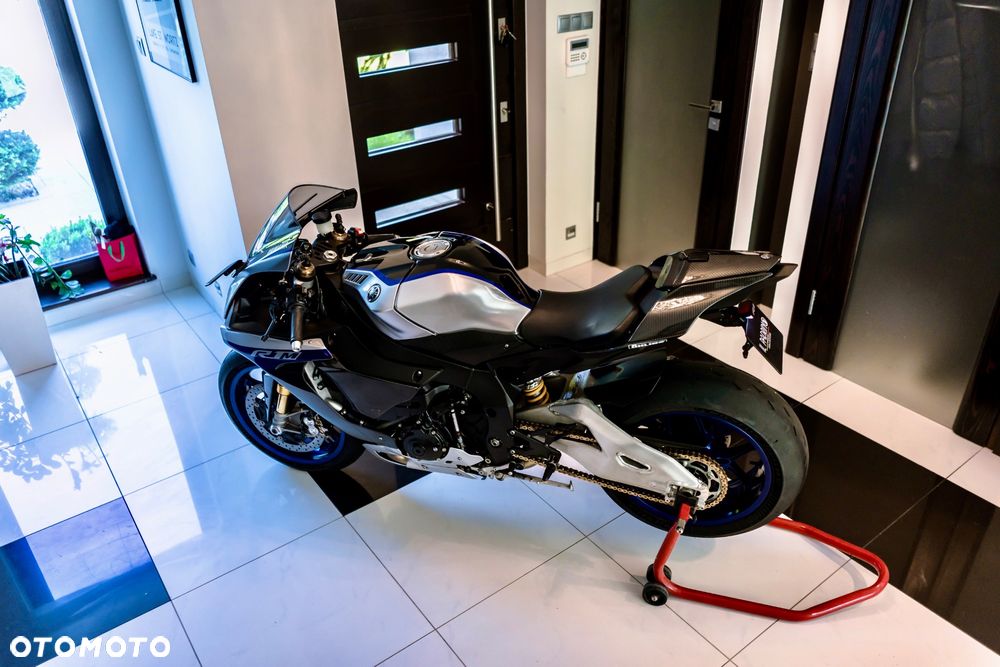 Yamaha R1 - 28