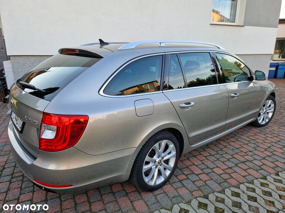 Skoda Superb 2.0 TDI Elegance DSG - 9