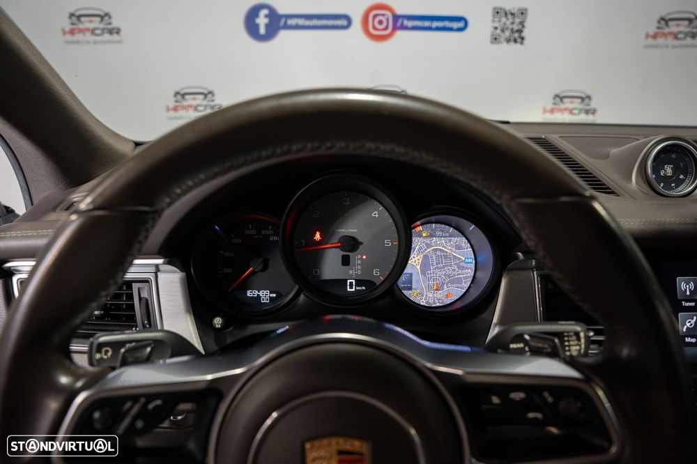 Porsche Macan S - 25