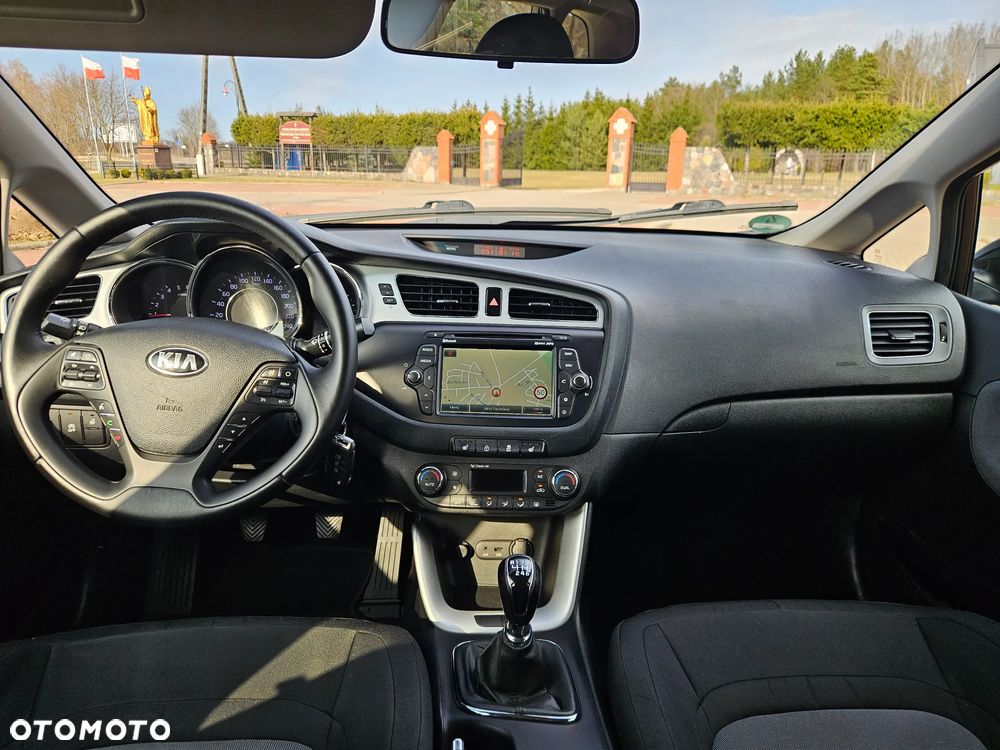 Kia Ceed 1.6 CRDi 136 ISG Platinum Edition - 9