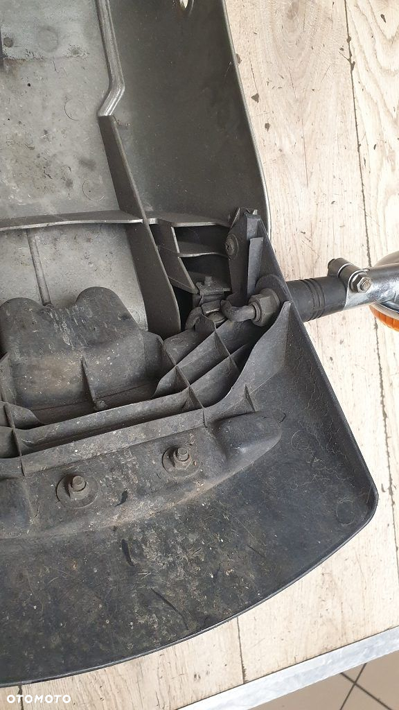 Błotnik tył lampa kierunkowskaz chlapacz Yamaha XVS1100 Drag Star Custom - 13