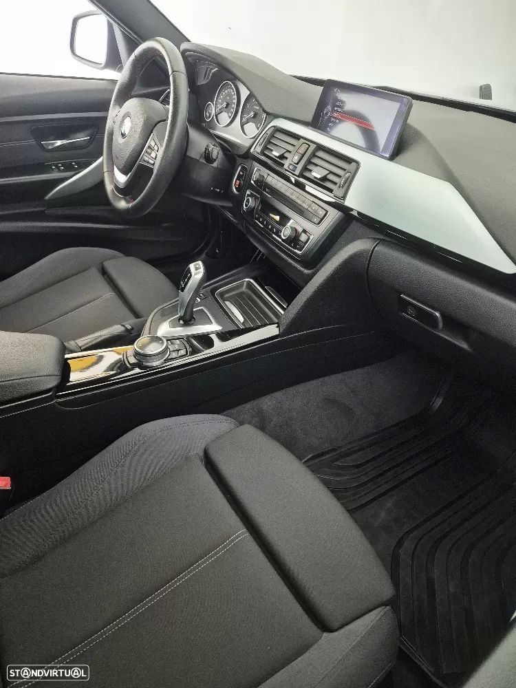 BMW 320 d Auto Line Sport - 8