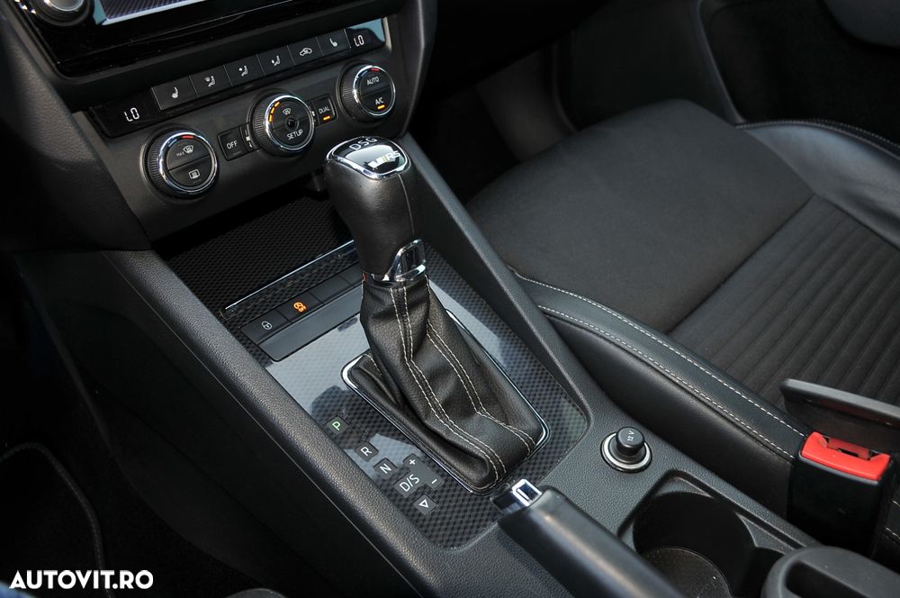 Skoda Octavia 2.0 TDI RS DSG - 12