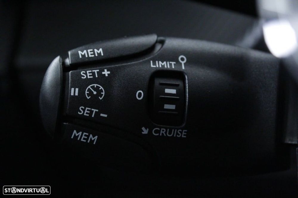 Peugeot 2008 1.2 PureTech Active - 27