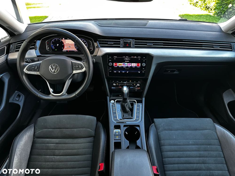 Volkswagen Passat 2.0 TDI Elegance DSG - 16