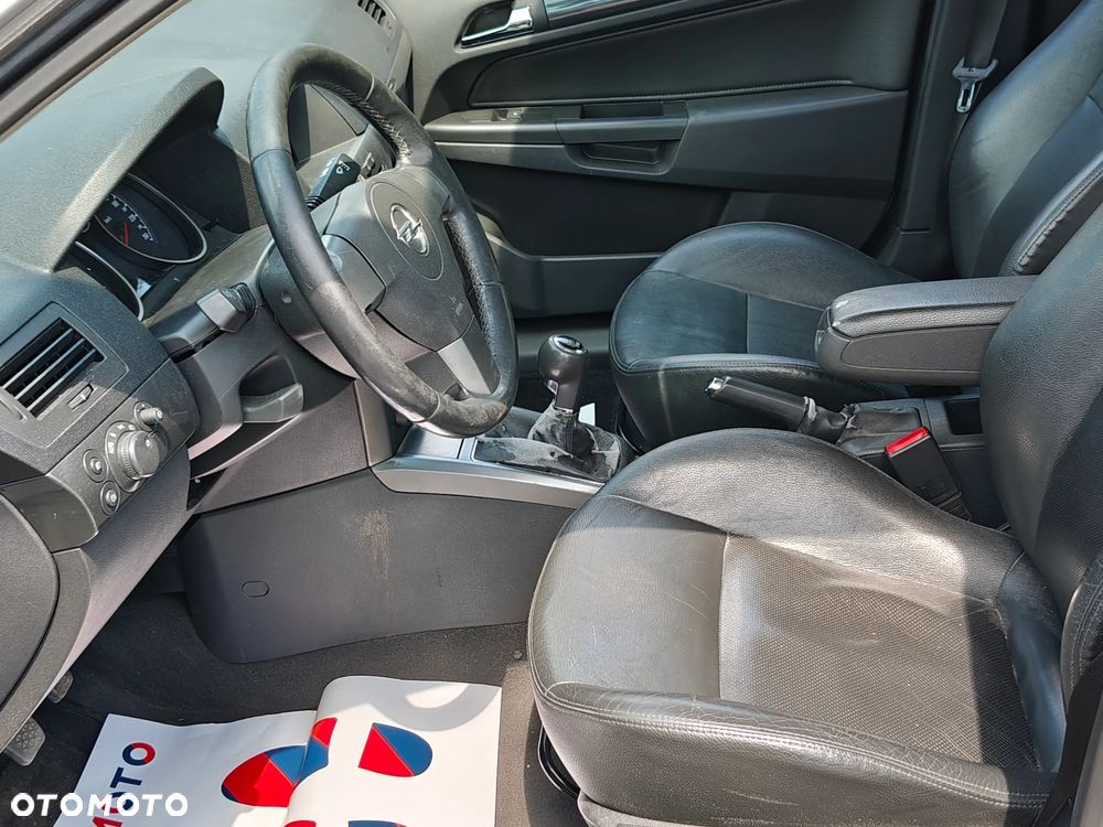 Opel Astra 2.0 T Cosmo - 10
