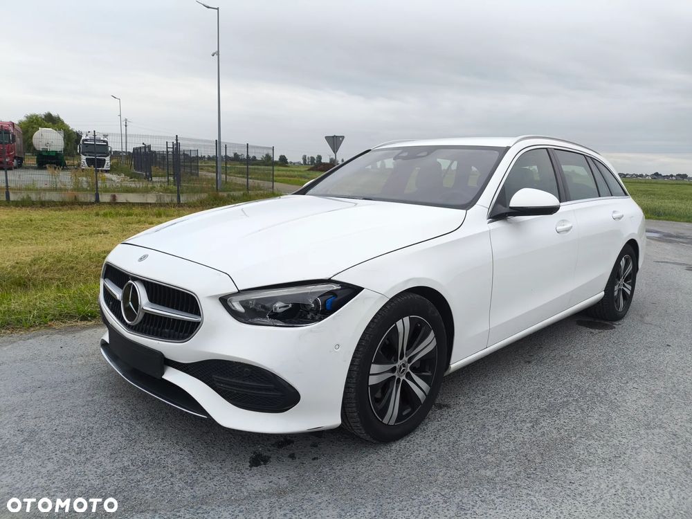 Mercedes-Benz Klasa C 200 4Matic 9G-TRONIC AMG Line - 1