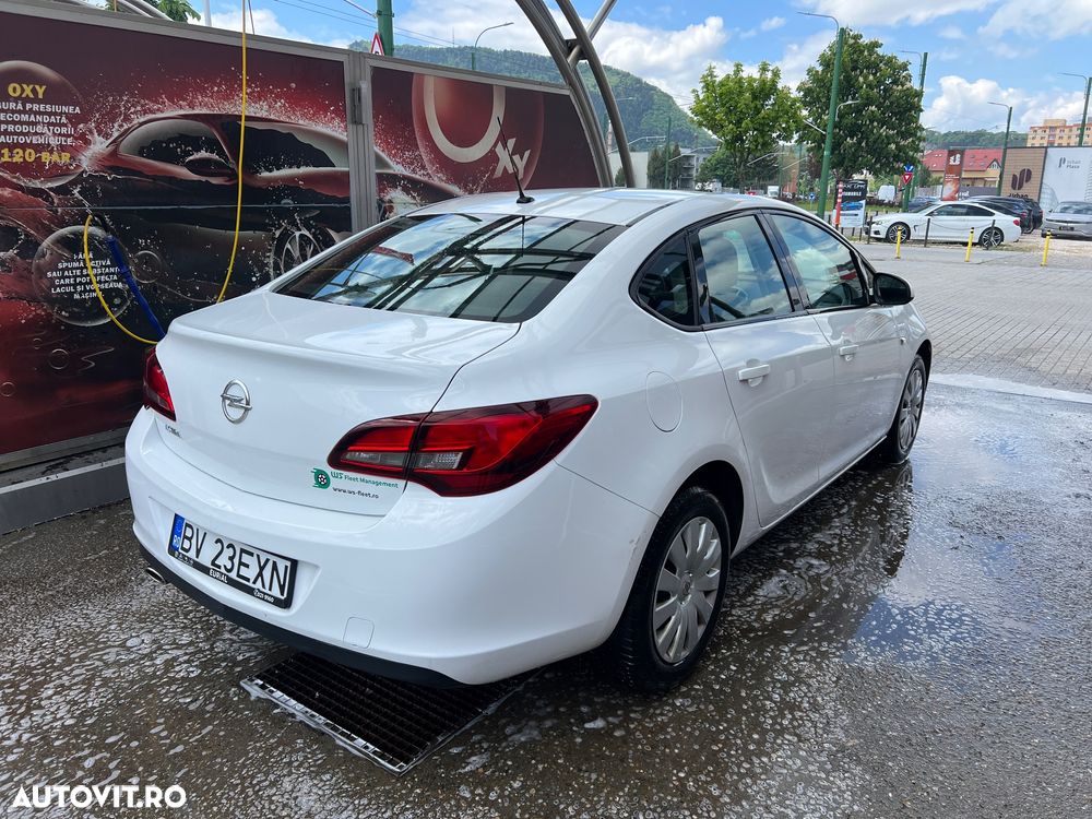Opel Astra 1.4 Turbo ECOTEC Enjoy - 4