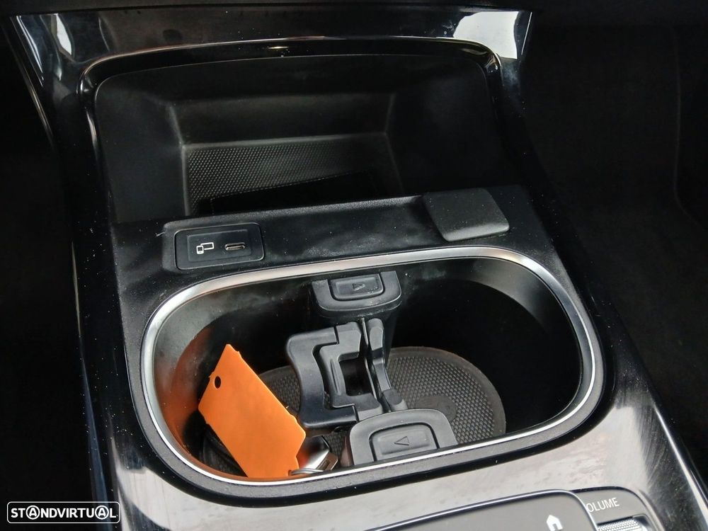 Mercedes-Benz A 250 e 8G-DCT AMG Line - 31
