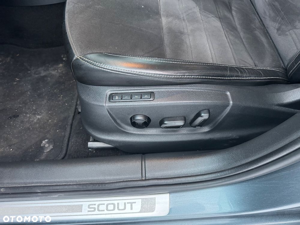 Skoda Octavia Scout 2.0 TDI 4x4 DSG - 25