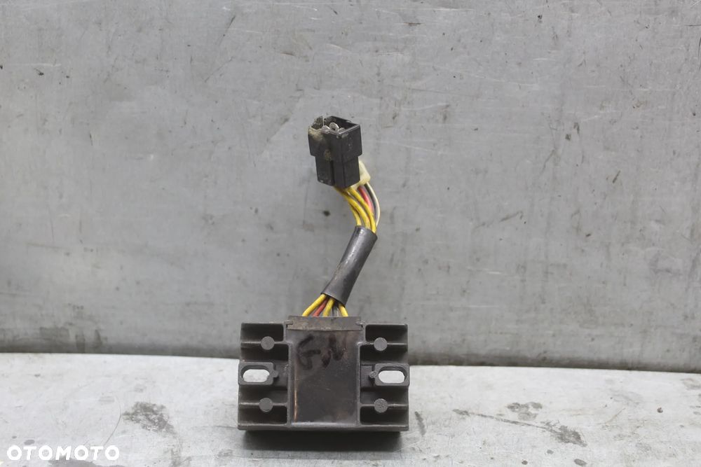 Suzuki GN 125 Regulator napięcia - 2