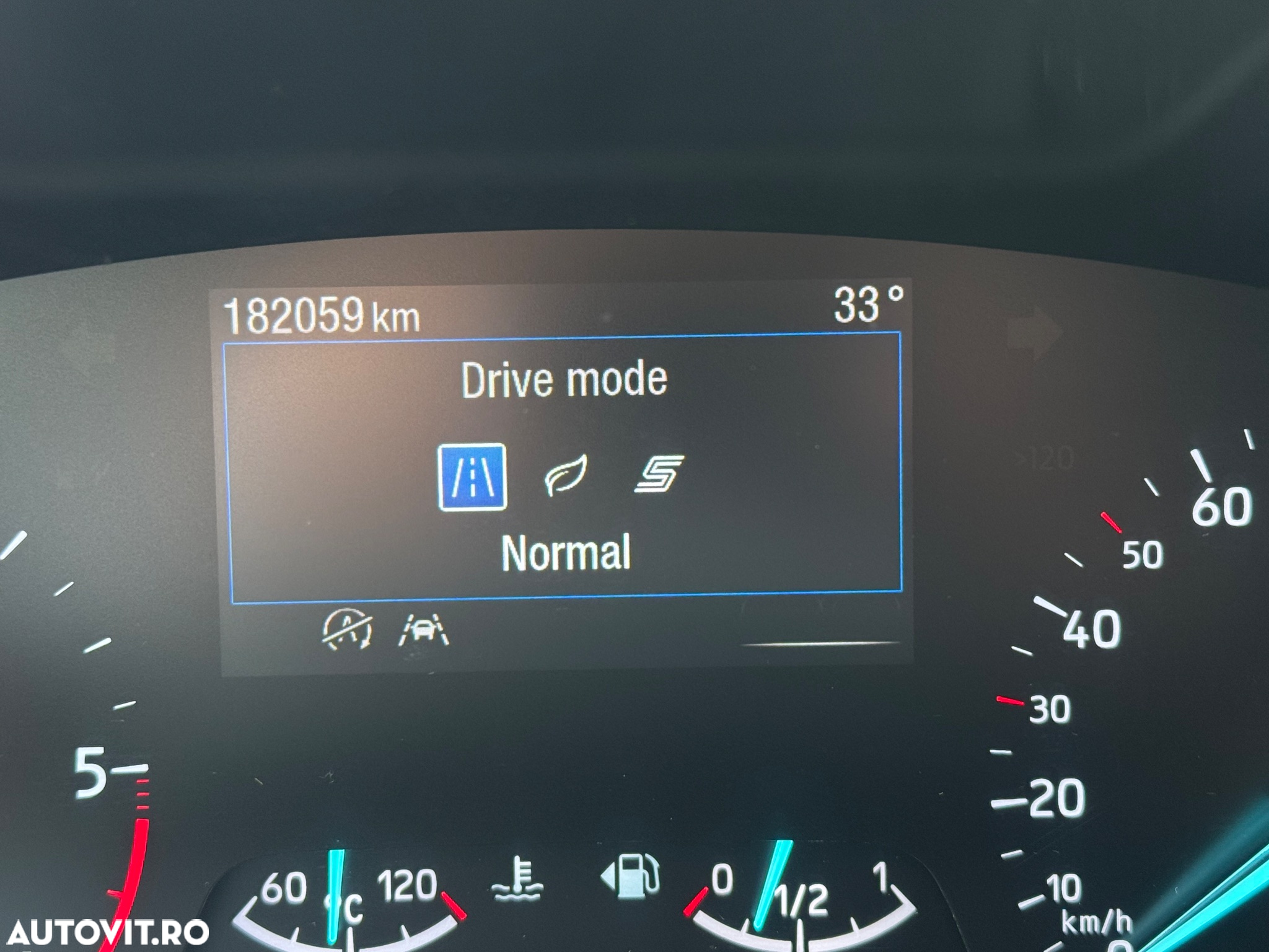 Ford Focus 2.0 EcoBlue Start-Stopp-System ACTIVE VIGNALE - 33