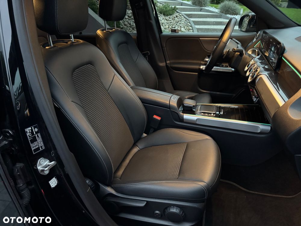 Mercedes-Benz GLB 250 4-Matic Progressive 8G-DCT - 24