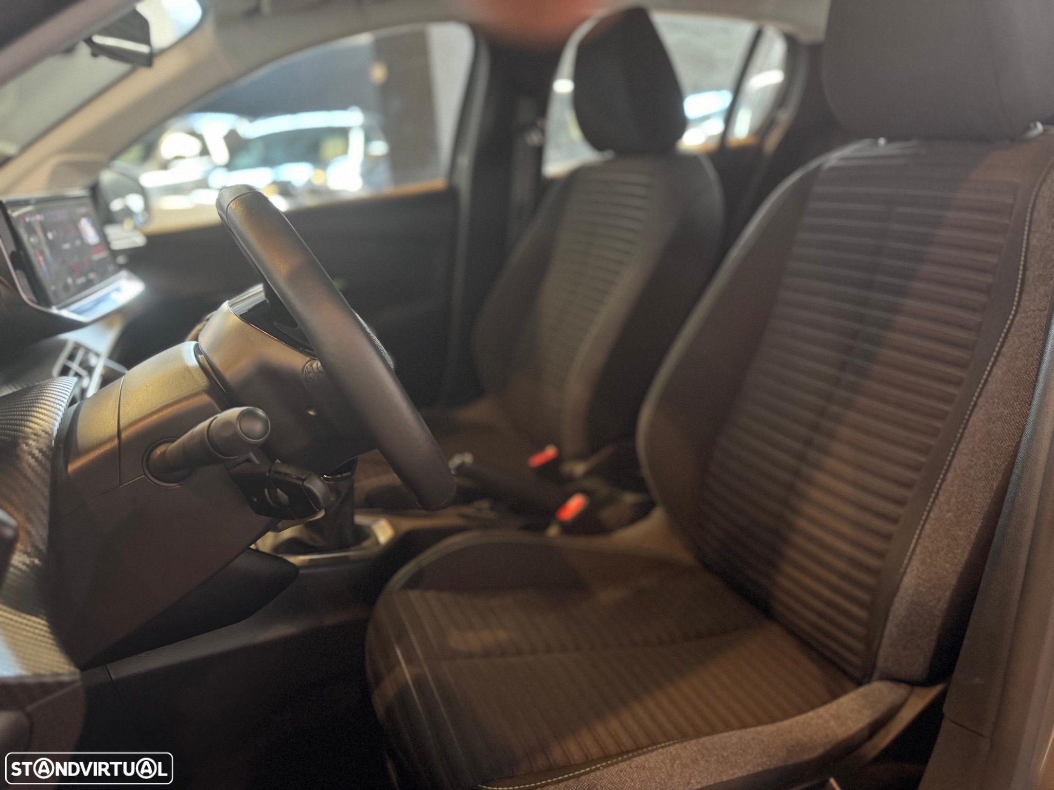 Peugeot 208 1.2 PureTech SE Style - 17