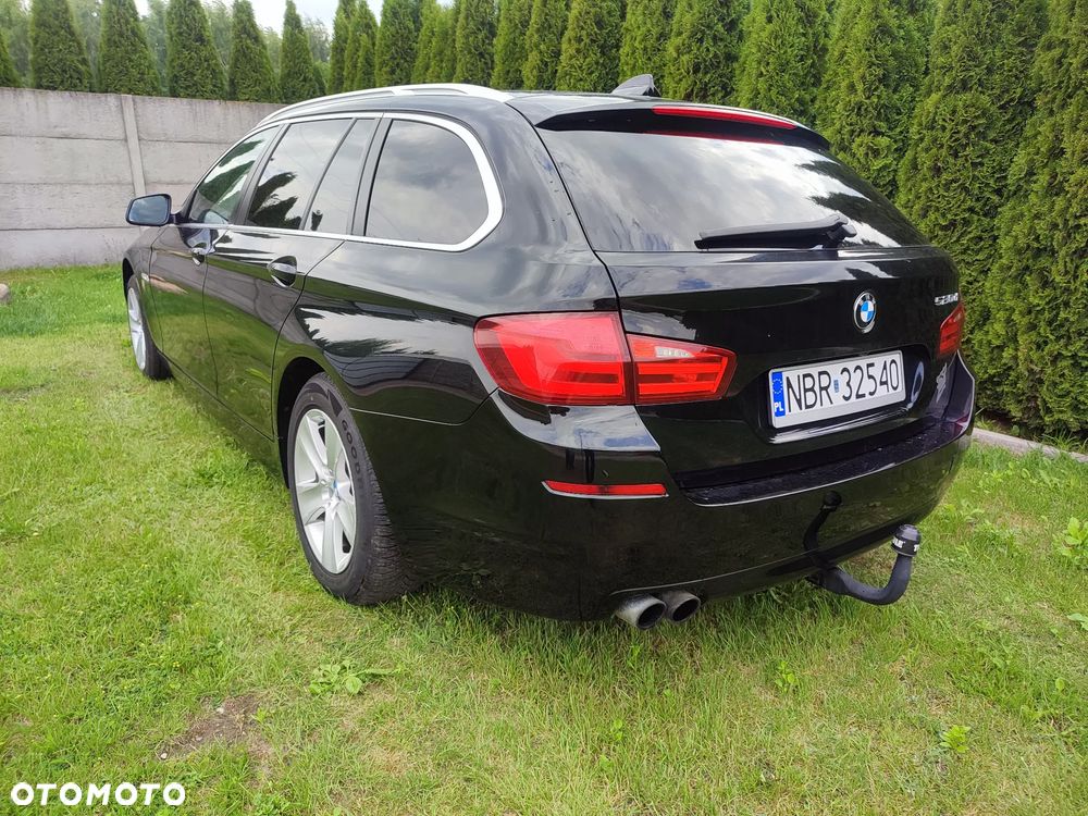 BMW Seria 5 520d - 24