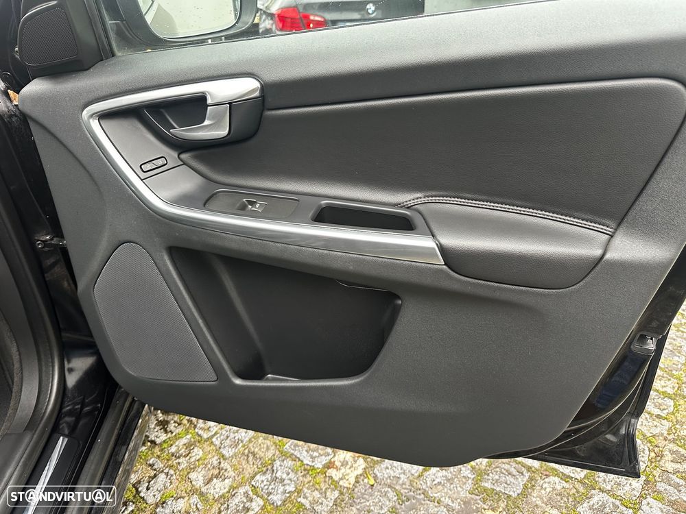 Volvo XC 60 D3 Geartronic Summum - 34