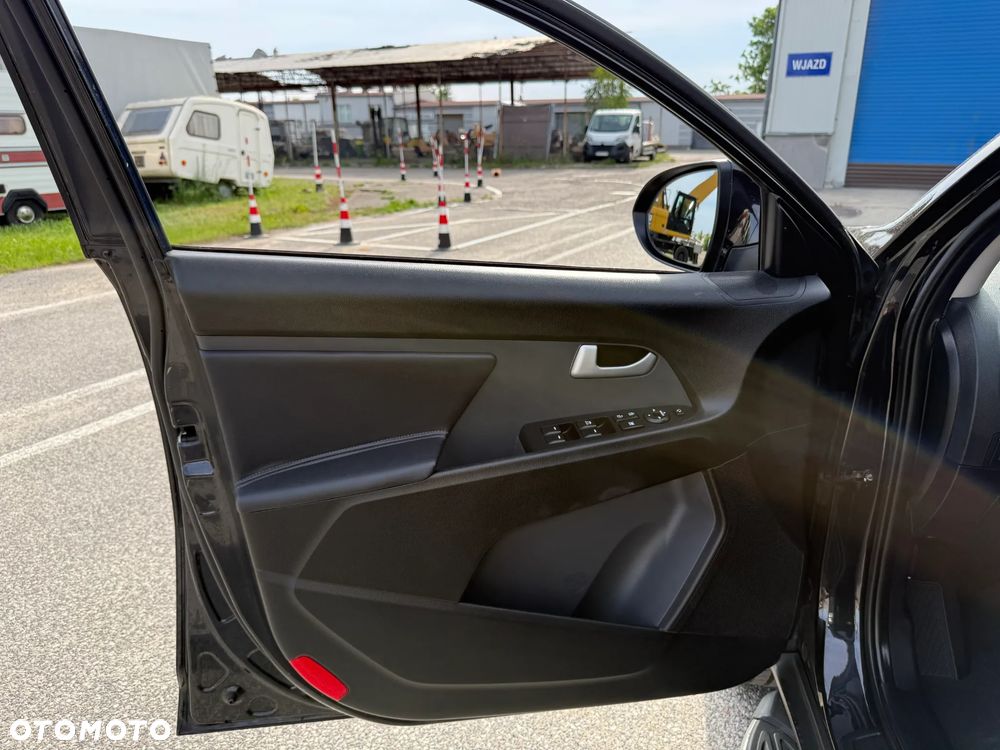Kia Sportage 2.0 CRDI AWD Dream-Team Edition - 29