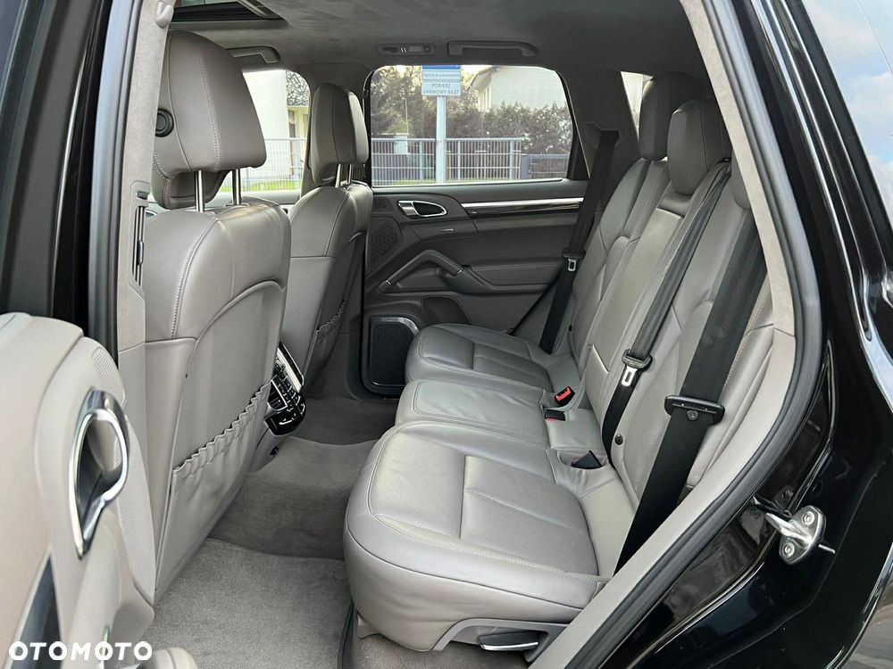 Porsche Cayenne Turbo Tiptronic S - 17