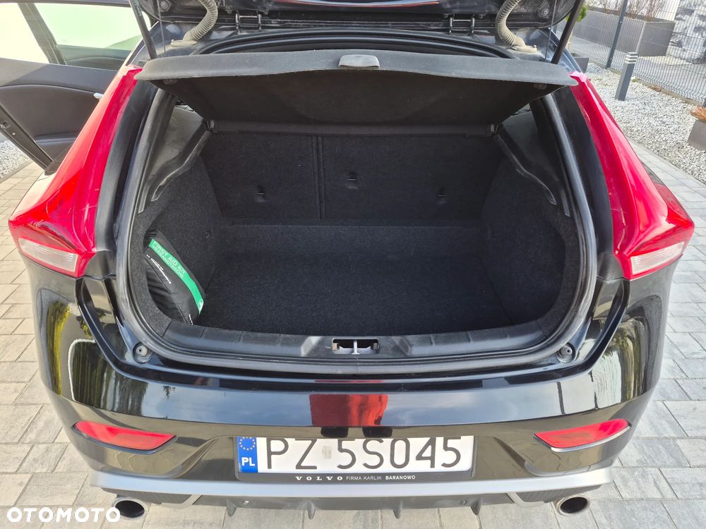 Volvo V40 D2 RDesign - 12