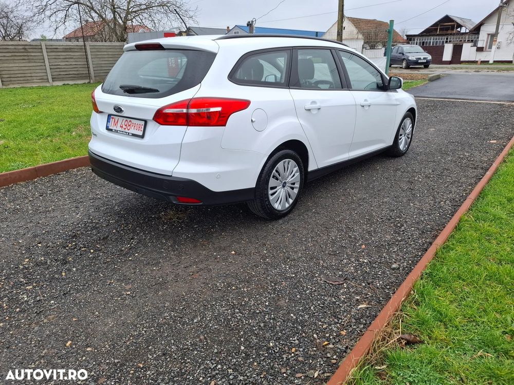 Ford Focus 1.6 TDCI DPF Titanium - 4