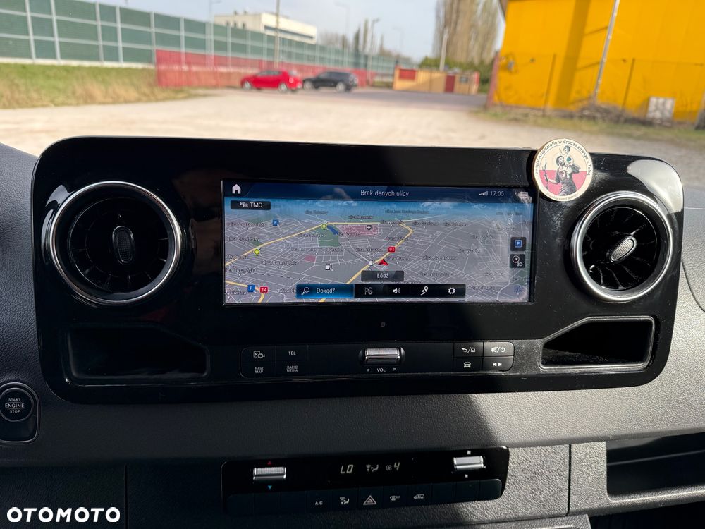 Mercedes-Benz Sprinter - 20