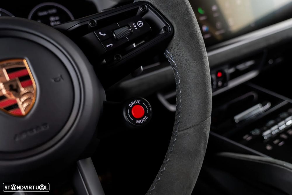 Porsche Cayenne Coupé Turbo E-Hybrid Pacote GT - 16