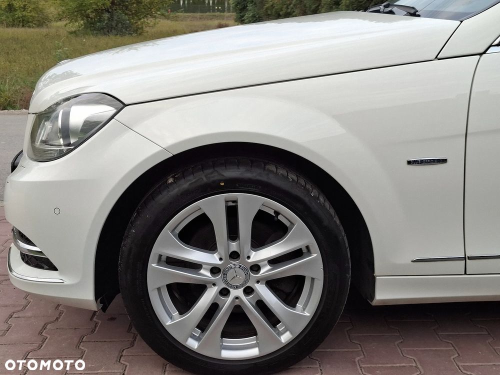 Mercedes-Benz Klasa C 180 BlueEFFICIENCY 7G-TRONIC Avantgarde - 38