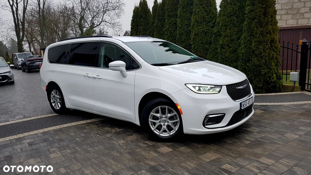 Chrysler Pacifica - 1