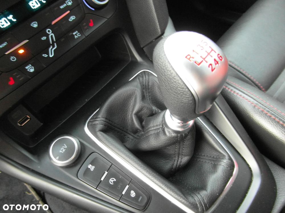 Ford Focus 2.0 EcoBoost ST mit Leder-Sport-Paket - 28