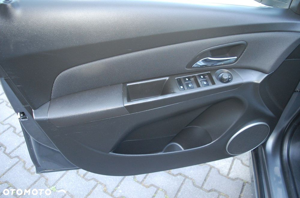 Chevrolet Cruze - 29