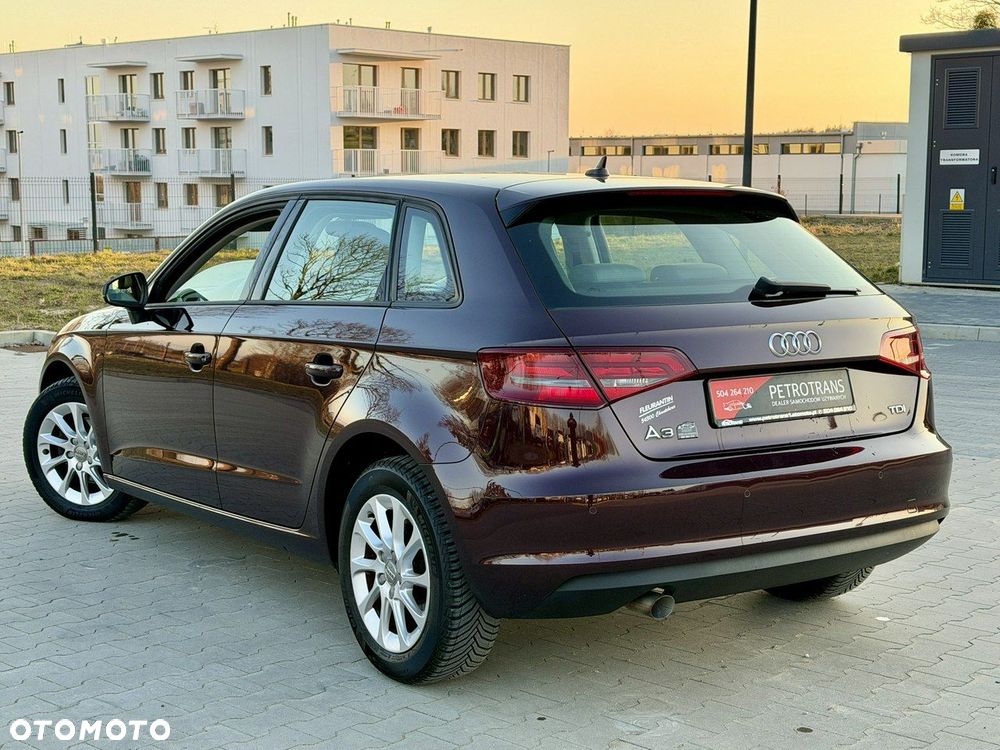 Audi A3 Sportback 1.6 TDI DPF Attraction - 7