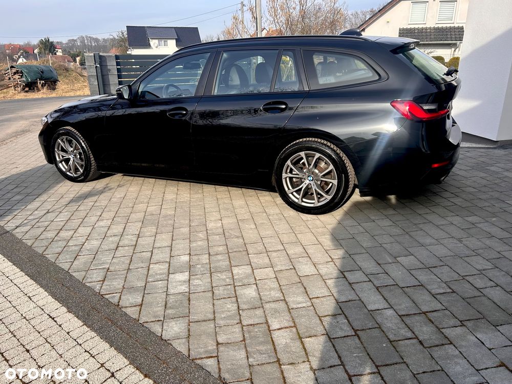 BMW Seria 3 320i Sport Line - 3