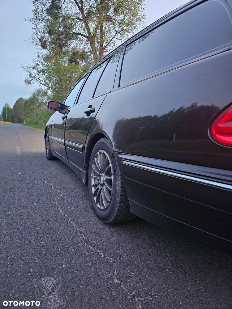 Mercedes-Benz Klasa E 320 T CDI Avantgarde - 4