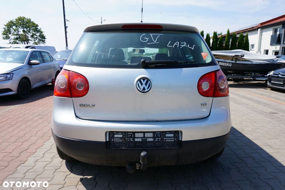 VOLKSWAGEN GOLF V 5D HB 2006 LA7W 1.6 8V BSE 102KM HTN SREBRNY na części - 4