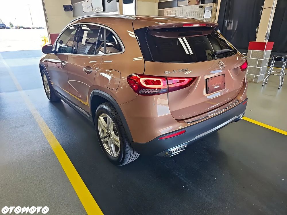 Mercedes-Benz GLA 250 4-Matic AMG Line - 4