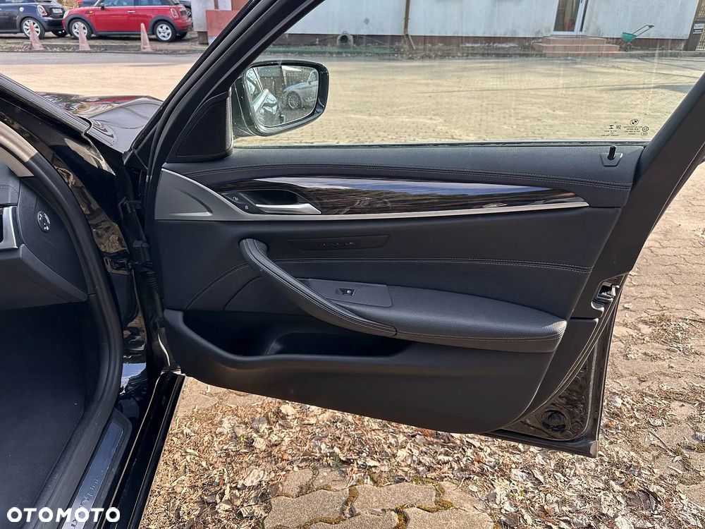 BMW Seria 5 540d xDrive Luxury Line - 21
