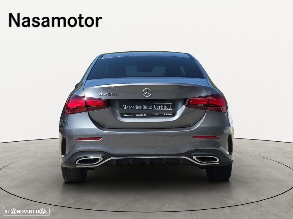 Mercedes-Benz A 250 Limousine - 4
