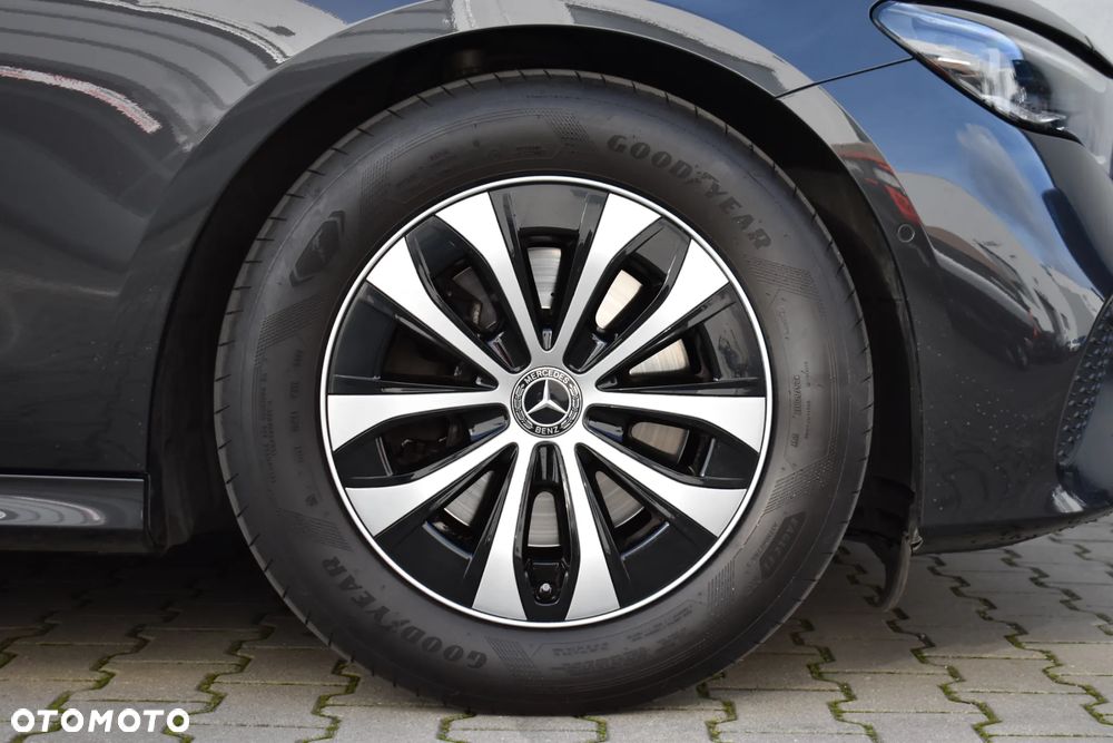 Mercedes-Benz Klasa E - 9