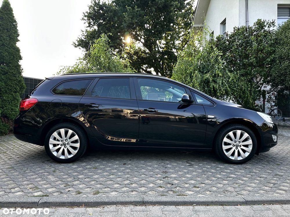 Opel Astra 1.4 Turbo Design Edition - 11